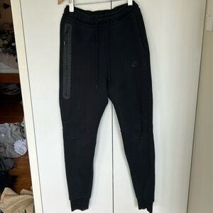 Men’s XS Nike tech fleece black joggers EUC